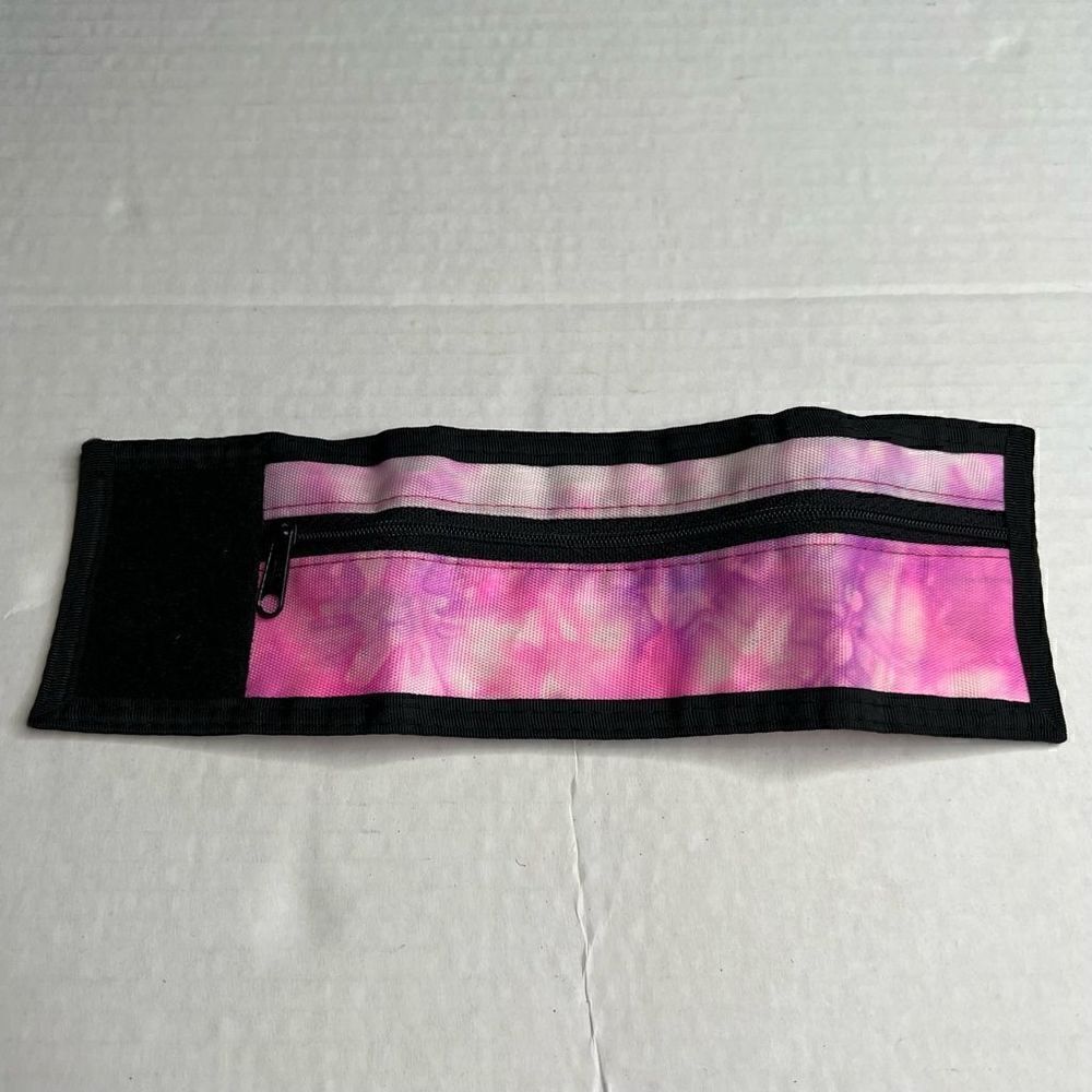 3/$15 or 5/$20 Pink tie dye arm zipper pouch